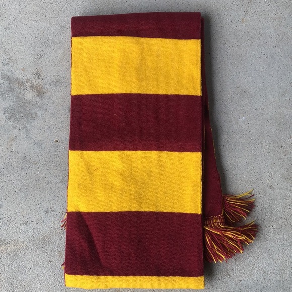 Wiley Roots Brewing Scarf - Picture 2 of 2